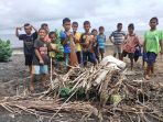 Anak Paud Restorasi Bersih Sampah di Pantai Patisomba Maumere