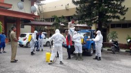 Kantor DPRD NTT disemprot Disinfektan usai Wagub NTT umumkan dirinya positif Covid-19