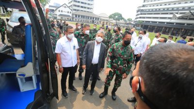 Dukung Penunjang Kesehatan TNI AD, BRI Serahkan Bantuan 6 Unit Ambulans Mini ICU