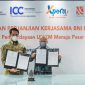 JAKARTA -- (Ki-ka) Direktur Treasury dan Internasional BNI Henry Panjaitan dengan Presiden ICC Indonesia IIham Akbar Habibie dalam Penandatanganan Perjanjian Kerjasama (PKS) BNI dan ICC Indonesia dalam Pemberdayaan UMKM Menuju Pasar Global di Xpora Hub Gedung Smesco Jakarta, Selasa (12/4/2022).   Sebagai mitra perbankan utama (preferred bank) global banking, BNI berkomitmen untuk menyediakan solusi layanan perbankan dan pendampingan bagi para pelaku usaha berorientasi ekspor khususnya para UMKM agar dapat mengembangkan kapasitas produksinya guna menembus pasar global.Foto Dok BNI