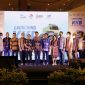 AWAL YANG BAIK. Direktur Utama Bank NTT Harry Alexander Riwu Kaho (tengah), diapit Direktur Kepatuhan, Christofel Adoe (kiri) dan Direktur Kredit Paulus Stefen Messakh (Kanan), saat launching program KKB, di atrium Lippo Plaza Kupang, Minggu (29/5/2022) petang.
Foto: Humas Bank NTT
