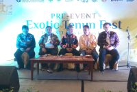 PERS CONFERENCE. Kiri ke kanan, Dr. J. Lery Rupidara, Pimpinan BI, I Nyoman Ariawan Atmaja, Walikota Jupang Jefri Riwu Kore, Dirut Bank NTT Harry Alexander Riwu Kaho, serta Ketua Umum KADIN NTT, Bobby Lianto, saat konferensi pers. Foto: Humas Bank NTT
