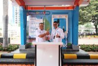 JAKARTA -- Direktur Utama BNI Royke Tumilaar (kanan) dan Direktur Utama PLN Darmawan Prasodjo (kiri) dalam peresmian SPKLU Skema Partnership Investor Own Investor Operate (IO2) BNI-PLN, Selasa (19/7/72022).  Langkah strategis BNI bersama PLN ini ditujukan untuk mendukung ekosistem kendaraan listrik, yang pada akhirnya akan membanti percepatan transisi energi di Indonesia.Foto Dok BNI