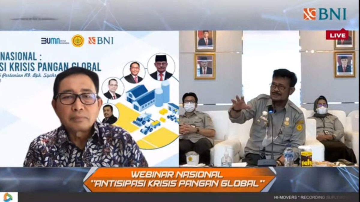 JAKARTA -- Menteri Pertanian Syahrul Yasin Limpo dan Direktur Hubungan Kelembagaan BNI Sis Apik Wijayanto Webinar Nasional: Antisipasi Krisis Pangan Global BNI Corpu, Kamis (21/7/2022).
BNI berkomitmen memberikan perhatian khusus pada ketahanan pangan dengan terus mendorong fasilitas pembiayaan yang berkelanjutan terutama di sektor pertanian.Foto Dok BNI