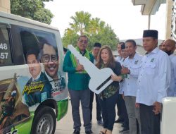 Martinus Siki Sumbang 1 Unit Mobil Ambulans Untuk DPW PKB NTT