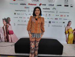 Bunda Julie Laiskodat Boyong Siswa SMK Jurusan Fashion Dari NTT Tampil di Ajang Bergengsi Asia Tenggara