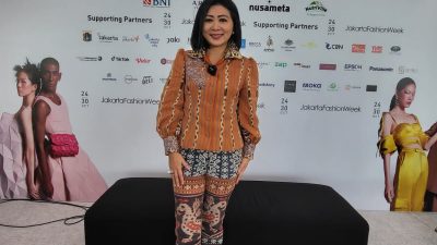 Bunda Julie Laiskodat Boyong Siswa SMK Jurusan Fashion Dari NTT Tampil di Ajang Bergengsi Asia Tenggara