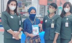 Beli Obat Pakai QRIS di Kimia Farma, Nasabah Bank NTT Bakal Dapat Promo Menarik. (Foto: Humas Bank NTT)