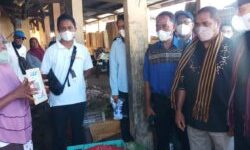 Kunker di Flotim, Gubernur VBL Beli Garam Pakai QRIS Bank NTT