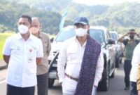 Gubernur NTT Viktor Laiskodat dan Dirut Bank NTT Harry Alexander Riwu Kaho saat kunjungan kerja ke Ende dan meresmikan Kantor Fungsional Bank NTT Moni (Foto: Biro Adpim)