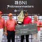 
*BNI Indonesian Masters 2022 Presented by TNE* (ki-ka) Founder Indonesian Master & Chairman of Asian Tour Jimmy Masrin, Direktur Utama BNI Royke Tumilaar, Champion BNI Indonesian Masters 2022 Presented by TNE Sarit Suwannarut, dan Chairman TNE Jubilant Arda Harmidy, 
dalam acara Prize Giving BNI Indonesian Masters 2022 Presented by TNE di Royale Jakarta Golf Club, Halim, Jakarta Timur, Minggu (4/12/2022).  BNI sebagai salah pendukung utama mendorong branding Go Global BNI. BNI kembali mensosialisikan jaringan BNI Internasional yang saat ini telah memiliki 8 outlet luar negeri yang tersebar di berbagai negara.Foto Dok BNI