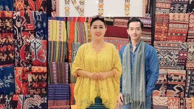 Kolaborasi Temma Prasetio dan Bunda Julie, Motif NTT Tampil di Dubai Fashion Week