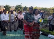 Brigjend Simon Petrus Kamlasi Disambut Parade Etnis NTT di Bandara El tari Kupang