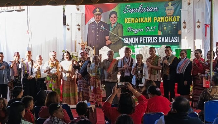 Mantan Bupati TTS Ajak Orang TTS Bersatu Dukung Simon Petrus Kamlasi-Adrianus Garu