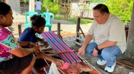 Fransiscus Go  tokoh NTT di Jakarta. Frans Go sering membuat aksi aksi pendampingan.Salah satu program unggulan yayasan tersebut adalah Bedah UMKM yakni gerakan pemberdayaan pelaku usaha mikro di Kefamenanu, Kupang, Belu, hingga Malaka. Foto:akun Instagram Frans Go