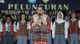 Gubernur NTT, Emanuel Melkiades Laka Lena ketika melaunching program Quick Wins dibidang pendidikan beberapa waktu yang lalu. Foto : Dok Dinas P&K Provinsi NTT