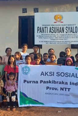 PPI NTT Angkatan 1990-2006 Serahkan Sembako di Panti Asuhan dan Bagi Janda, Sambut Hari Sumpah Pemuda 2025