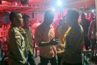 Personel piket Polsek Maulafa, Polresta Kupang Kota menunjukkan respon cepat terhadap aduan warga terkait kebisingan musik pada sebuah pesta di Kelurahan Bello, Kecamatan Maulafa, Kota Kupang, pada (Minggu/5/10/2025) malam sekitar pukul 24.20 Wita.Foto:DL/Tribratanewskupangkota