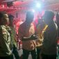 Personel piket Polsek Maulafa, Polresta Kupang Kota menunjukkan respon cepat terhadap aduan warga terkait kebisingan musik pada sebuah pesta di Kelurahan Bello, Kecamatan Maulafa, Kota Kupang, pada (Minggu/5/10/2025) malam sekitar pukul 24.20 Wita.Foto:DL/Tribratanewskupangkota