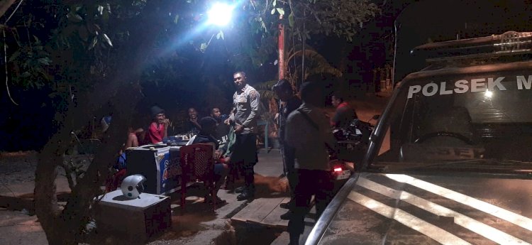 Personel Piket Polsek Maulafa setiap hari rutin melakukan patroli yang dipantau langsung oleh Kapolsek Maulafa, AKP Fery Nur Alamsyah, S.H. Foto :DL/tribaratanewskupangkota