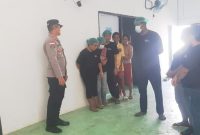 Kapolsek Maulafa AKP Fery Nur Alamsyah, S.H bersama personel segera turun tangan, memfasilitasi mediasi, dan berhasil menenangkan situasi. Foto :tribaratanewskupangkota