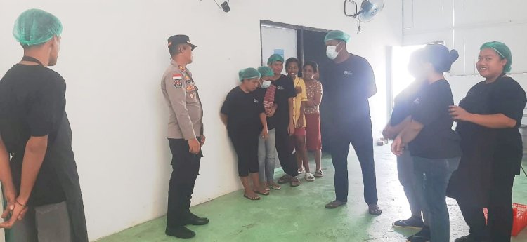 Kapolsek Maulafa AKP Fery Nur Alamsyah, S.H bersama personel segera turun tangan, memfasilitasi mediasi, dan berhasil menenangkan situasi. Foto :tribaratanewskupangkota