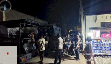Aparat Polres Kupang Kota bergerak cepat melerai tawuran yang terjadi di kelurahan Oesapa, Kecamatan Kelapa Lima, Kota Kupang. Foto: tribaratanewskupangkota