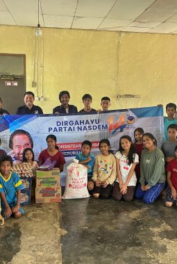 Fraksi NasDem Sumba Tengah Kunjungi Dua Panti Asuhan di Waibakul dan Katikuloku