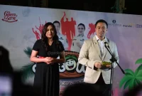 Walikota Kupang, dr Christian Widodo dan Wakil Walikota Kupang, Serena Crosgrova Francis ketika meresmikan Saboak. Sunday market atau pasar mingguan yang diadakan oleh Pemerintah Kota Kupang di Taman Nostalgia, Kupang. Foto:Prokopim Kota Kupang 