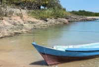 Pesisir Pantai Batubao, Desa Tesabela, Kecamatan Kupang Barat, Kabupaten Kupang. Warga Tesabela sebagian besar merupakan nelayan tradisional
