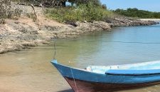 Pesisir Pantai Batubao, Desa Tesabela, Kecamatan Kupang Barat, Kabupaten Kupang. Warga Tesabela sebagian besar merupakan nelayan tradisional
