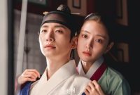 Sinopsis The Red Sleeve merupakan drama terbaru Junho 2PM sebagai Raja Jeongjo dan jatuh cinta pada dayang istana. Foto: (Arsip MBC via CNNindonesia)