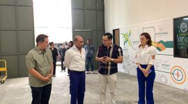 Founder La Moringa, dr Andre bersama istri ketika menerima kunjungan ketua Fraksi Nasdem DPR RI, Viktor Bungtilu Laiskodat. Hadir juga Ketua Kamar Dagang dan Industri (KADIN) Provinsi NTT, Bobby Lianto M.M., MBA. Foto : ho/dr Andre