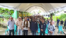 Anggota DPR RI sekaligus Ketua Fraksi Nasdem, Viktor Bungtilu Laiskodat ketika menggelar reses di Kelurahan Naikolan, Kecamatan Maulafa, Kota Kupang