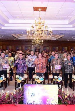 OJK Atur Peran Finfluencer dalam Promosi Produk Perbankan