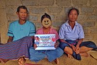 NTL yang didampingi oleh Oma Bibiana Nas dan Opa Darius Don