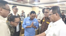 Gubernur NTT, Emanuel Melkiades Laka Lena dan Tenaga Ahli Kemenko Pangan RI, Simon Petrus Kamlasi (SPK) dalam sebuah kegiatan yang diselenggarakan oleh Badan Gizi Nasional (BGN) di Kota Kupang, Jumat, 10/04/2026.