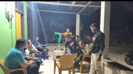 Kuasa hukum keluarga Tiluata, Arif Rahman, SH dari Kantor Hukum Edward Alfons Theorupun & Partners ketika memberikan keterangan pers kepada sejumlah awak media 