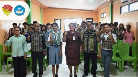 Kegiatan ini dibuka oleh Kepala UPTD Teknologi dan Komunikasi Pendidikan Dinas Pendidikan dan Kebudayaan Provinsi NTT, Martina Hartini Bere, 