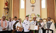 Puluhan Pasangan Ikut Nikah Massal, Wali Kota Kupang Tegaskan Keluarga Fondasi Pembangunan Kota