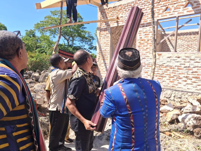 Peresmian dilakukan Kepala Dinas Pendidikan dan Kebudayaan Provinsi NTT, Ambrosius Kodo, Kamis,  07/05/2026,  Foto : Duka Adang