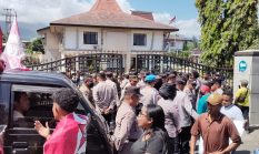GMNI dan LMND Sebut Bupati Ende Lakukan Penggusuran Ilegal Terhadap Rumah Janda