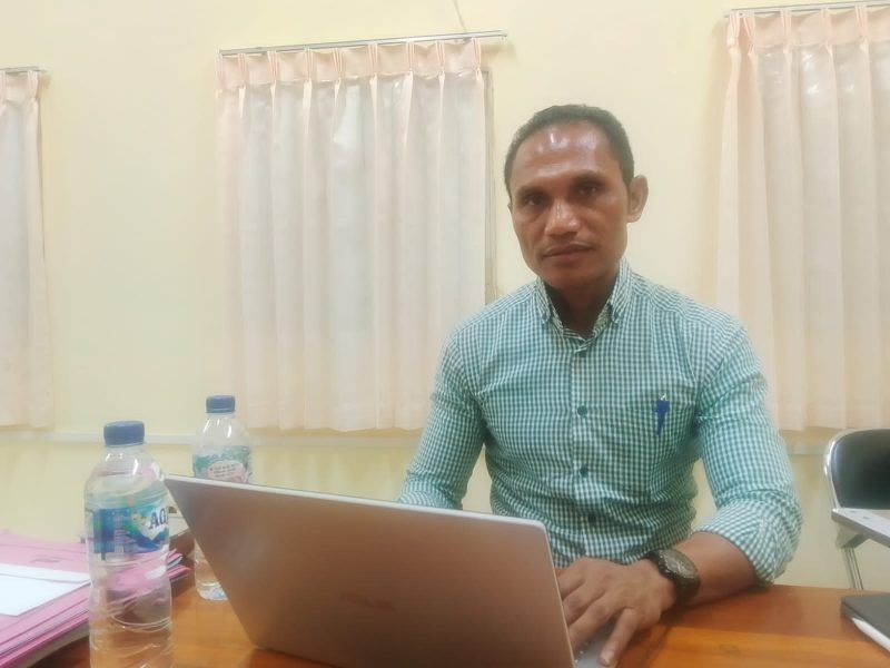 Pakar Hukum Pidana sekaligus akademisi Fakultas Hukum Universitas Katolik Widya Mandira, Dr. Mikhael Feka/Foto : Dule Dubu
