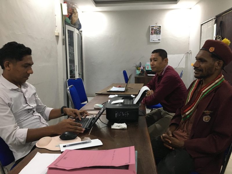 Ketua Perhimpunan Mahasiswa Katolik Republik Indonesia (PMKRI) Cabang Ende, Daniel Turot oleh penyidik Satreskrim Polres Ende, Senin, 11/05/2026. Foto : Dok PMKRI Ende