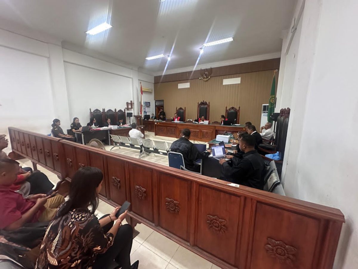 Eks Wali Kota Kupang, Jonas Salean dalam proses persidangan di pengadilan Negeri Kupang