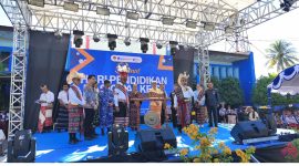 Gubernur dan Wakil Gubernur NTT, Emanuel Melkiades Laka Lena - Johni Asadoma meluncurkan Peraturan Gubernur (Pergub) Meja Belajar, Melki Johni Ajak Belajar. Peluncuran Pergub ini dilakukan pada momentum Perayaan Hari Pendidikan Nasional (Hardiknas) , Sabtu, 02/05/2026 yang berlangsung di alun-alun Dinas Pendidikan dan Kebudayaan NTT. 