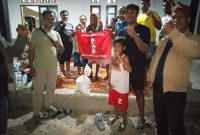 PA GMNI NTT melalui PA GMNI Nagekeo menyerahkan bantuan sembako bagi warga terdampak gempa Flores di Aesesa, Kabupaten Nagekeo