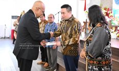 Bedah Buku Romo Leo, Wali Kota Kupang Bicara tentang Warga yang Terpinggirkan